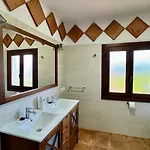 Con Piscina En Don Juan * ロンダ